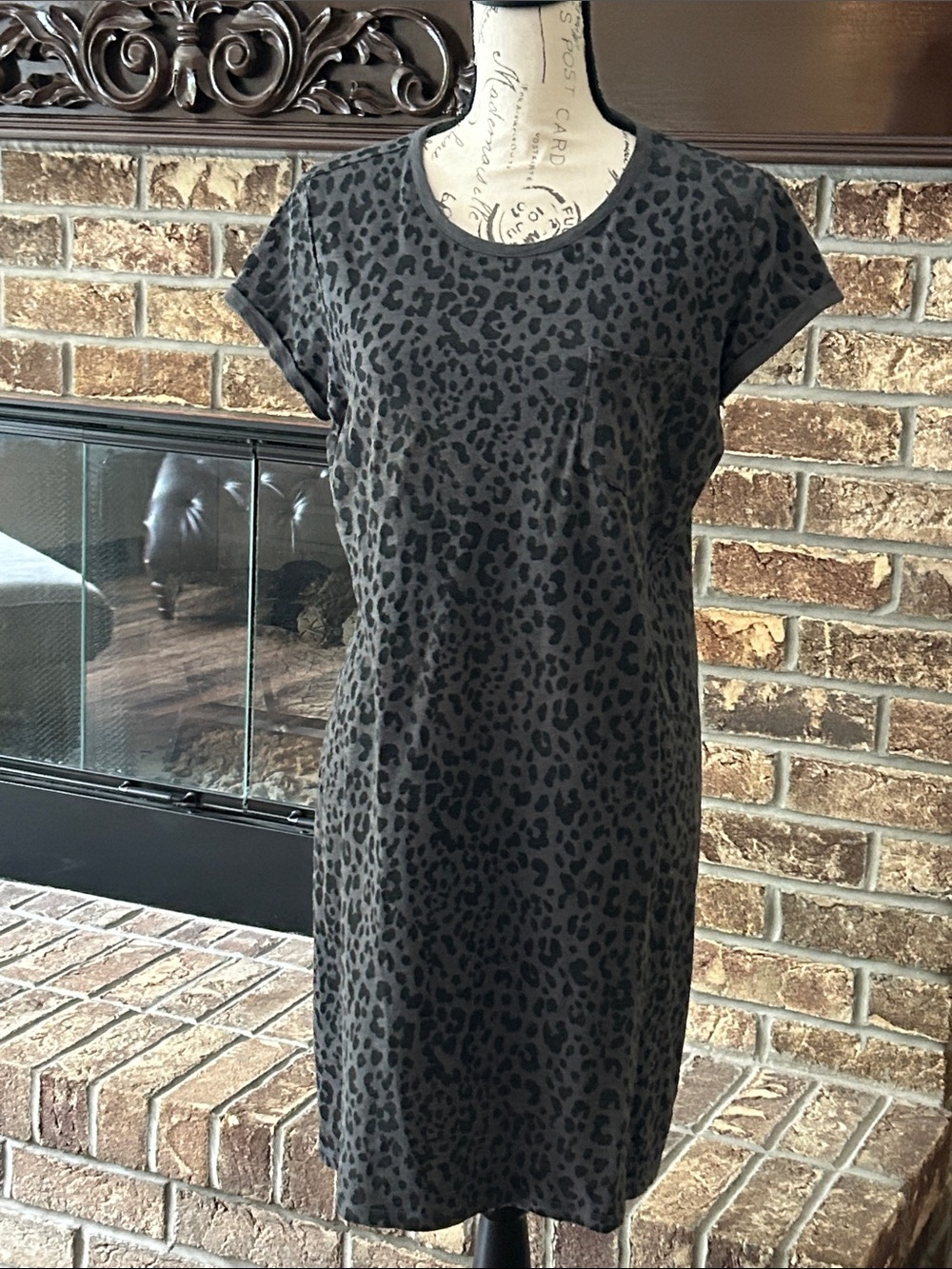 Women's GAP Dark Gray Leopard Animal Print T-Shirt Dress Medium